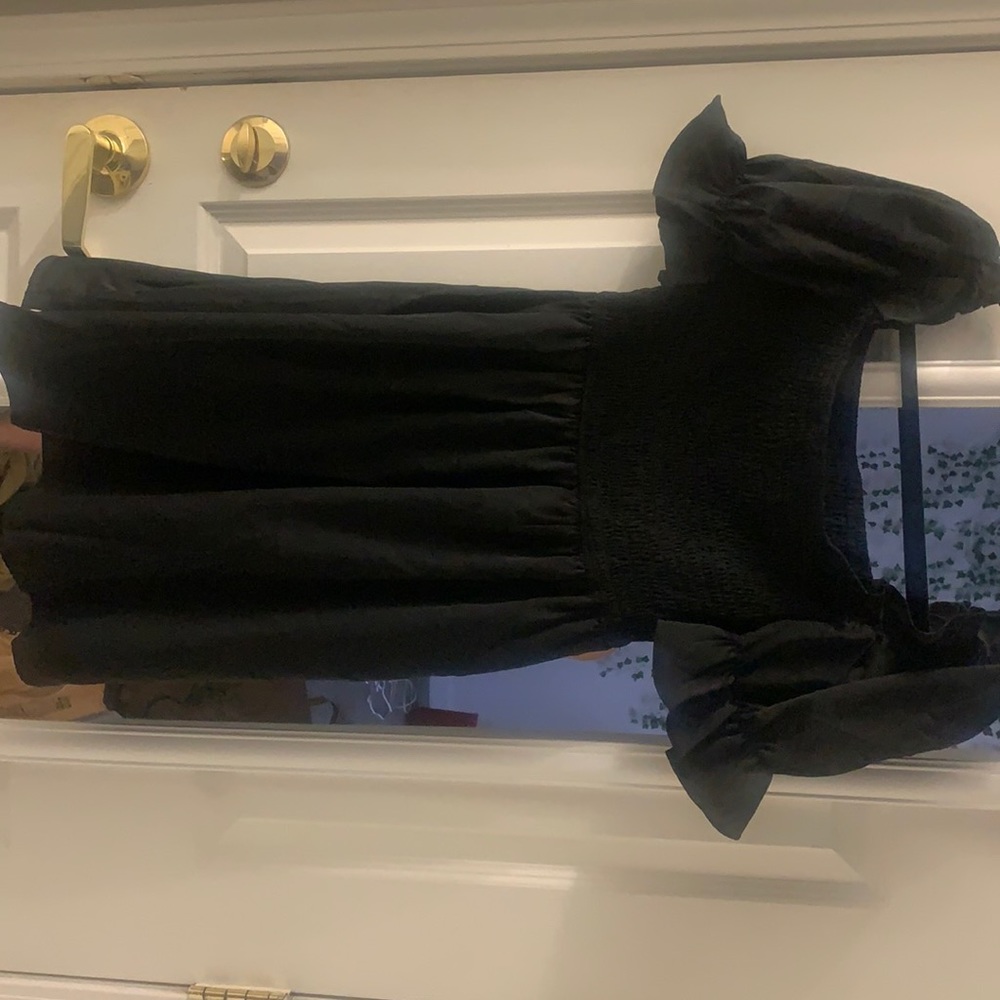 SUPER PRETTY BLACK DRESS WORN ONCE